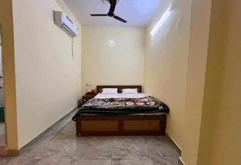 Hotelli Oyo Bihar Guest House