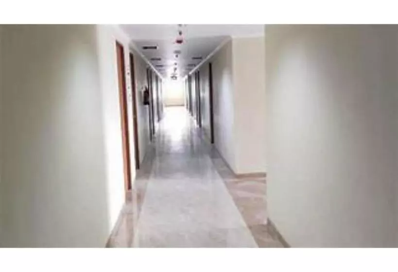 Hotelli Oyo Life 93374 Andira Inn