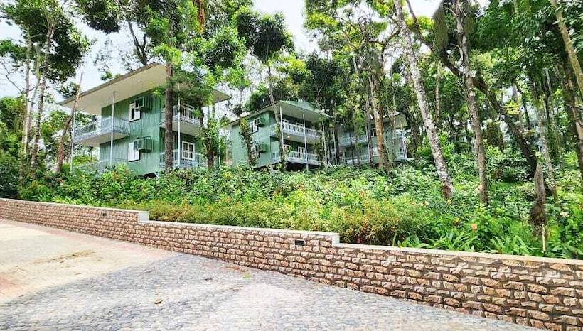 ホテル Regenta Resort Sakleshpur