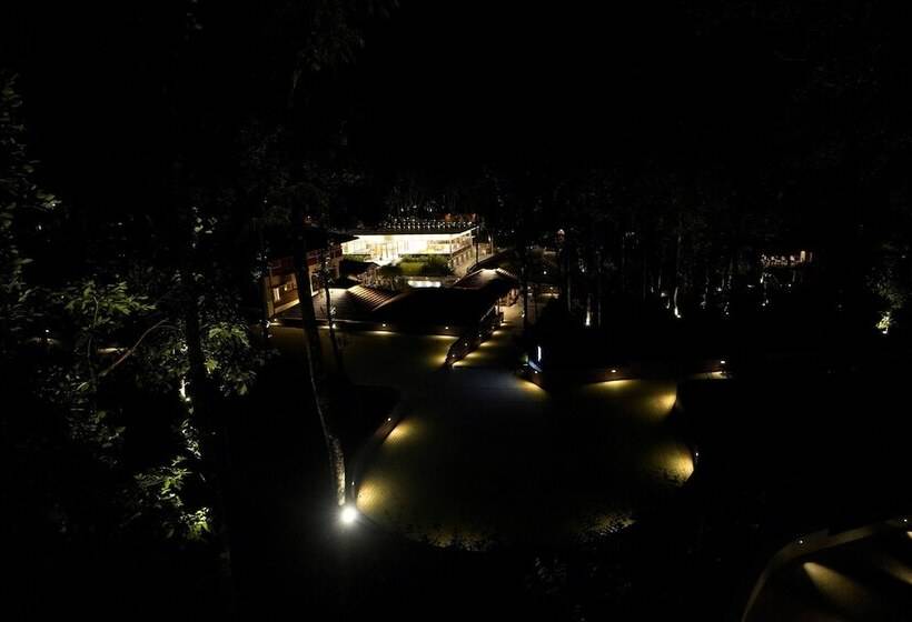 ホテル Regenta Resort Sakleshpur