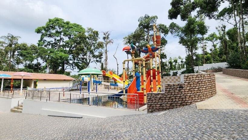 ホテル Regenta Resort Sakleshpur