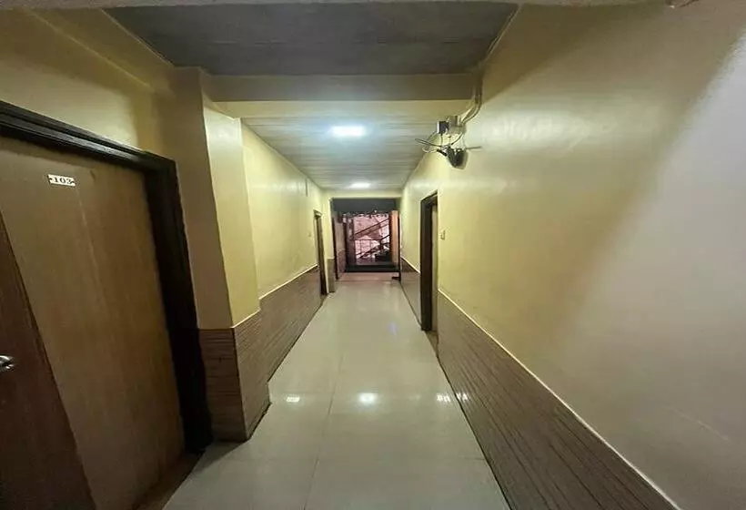 ホテル Sai Parikrama