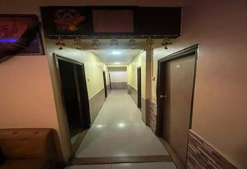 ホテル Sai Parikrama