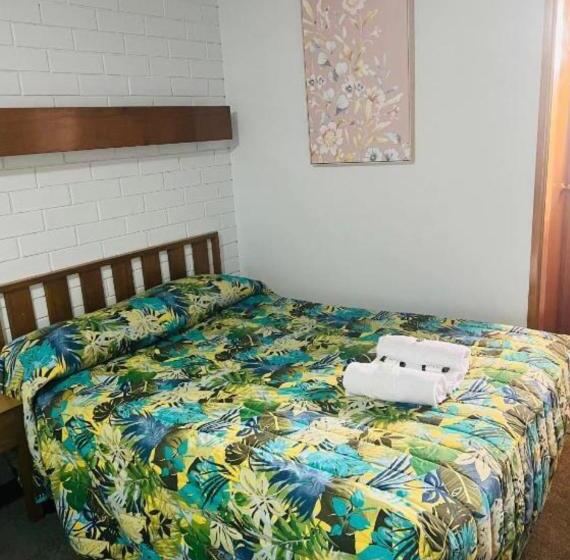 汽车旅馆 Century Motor Inn, Finley