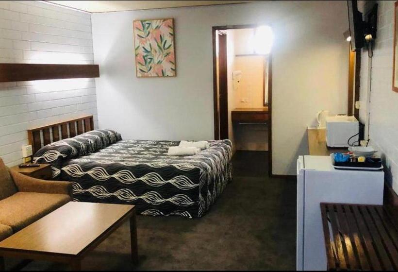 汽车旅馆 Century Motor Inn, Finley