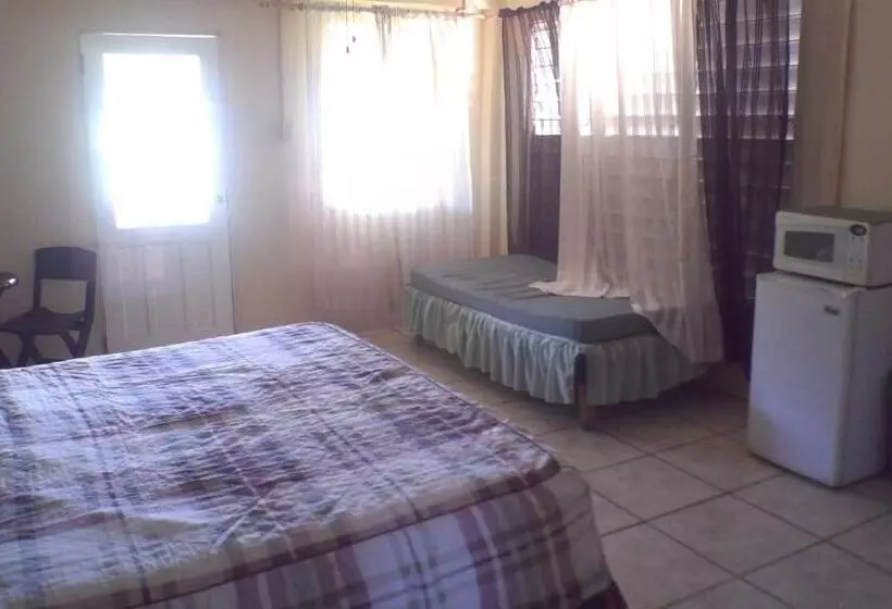 پانسیون Maracas Bay View