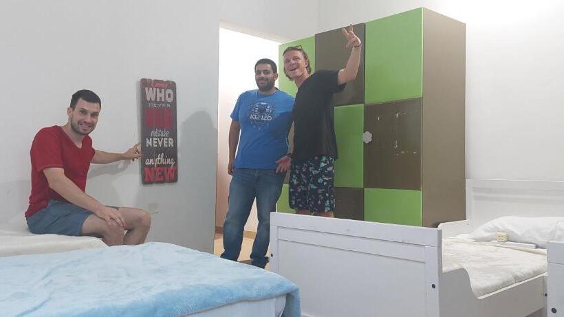 Aladdin Hostel In Kuwait City