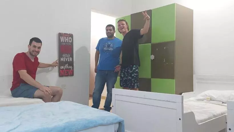 Aladdin Hostel In Kuwait City