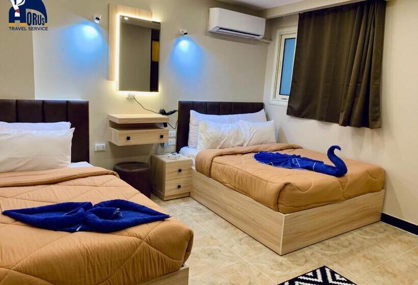 هاستل Hola Pyramids Inn