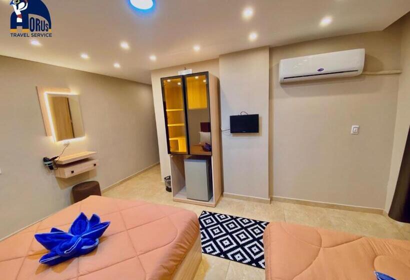 هاستل Hola Pyramids Inn