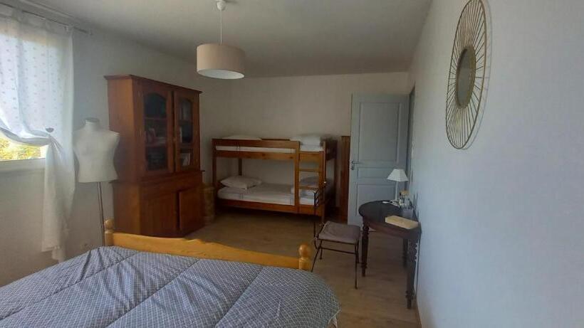 تختخواب و صبحانه Aux Grisolles