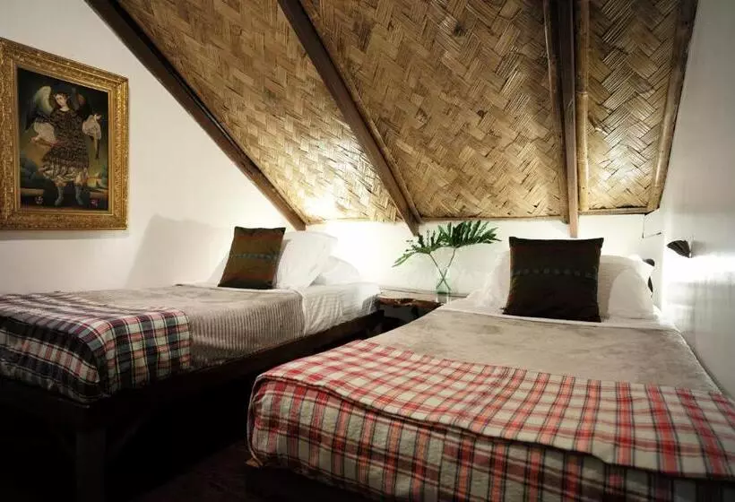 Aamiaismajoitus (B&B) Banahaw Circle Nature Retreat