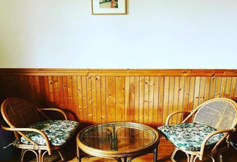 تختخواب و صبحانه ペンションあみ　b＆b Ami