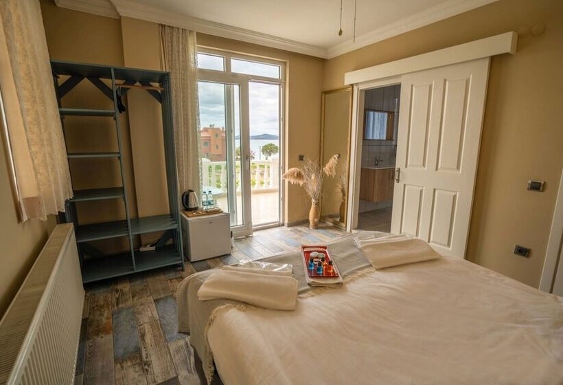 Cunda Ada Kızı Otel