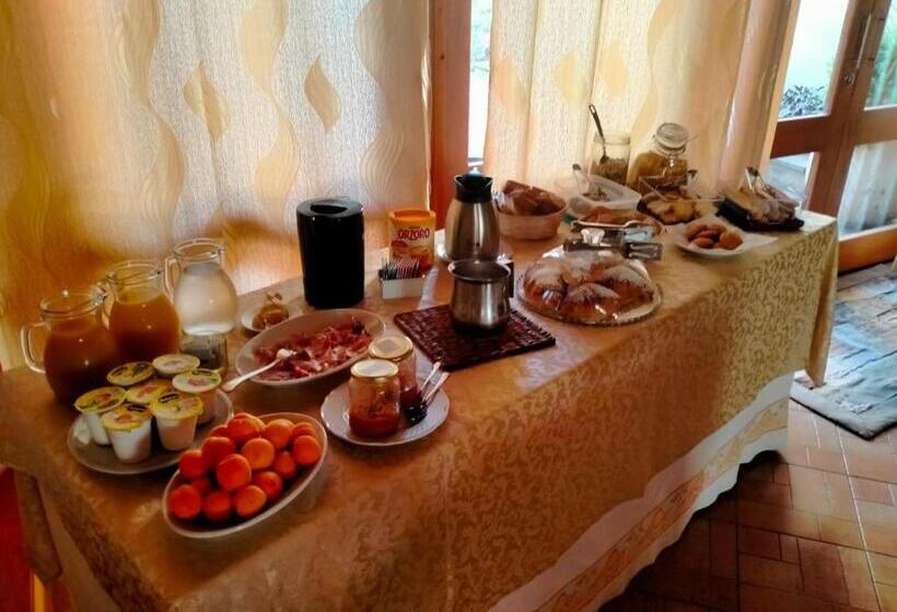 Отель Agriturismo La Cantina