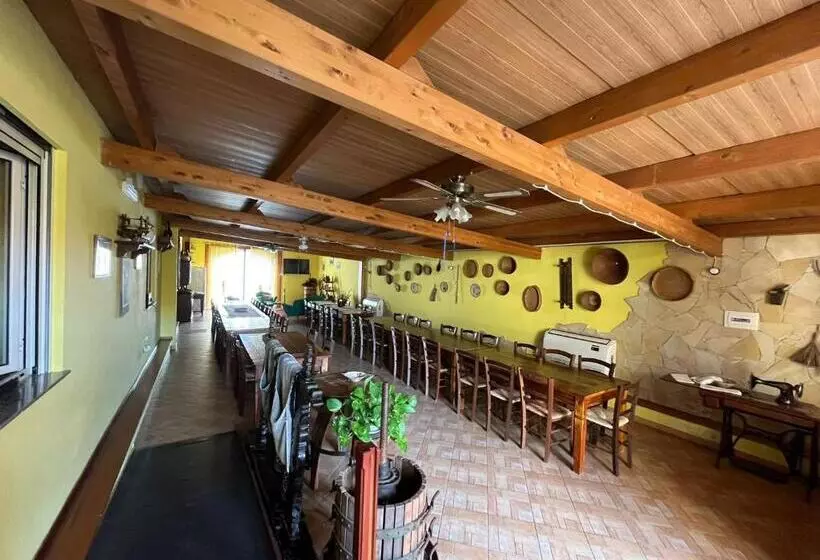 ホテル Agriturismo La Cantina