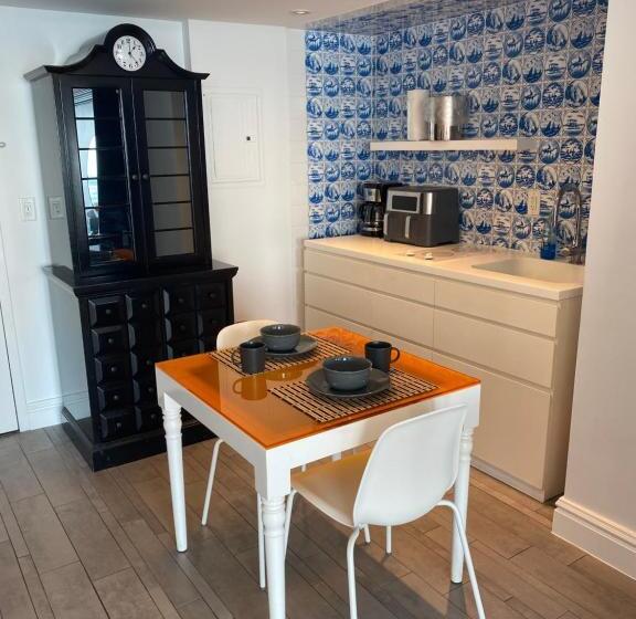 هتل Bay View King Suite With Balcony