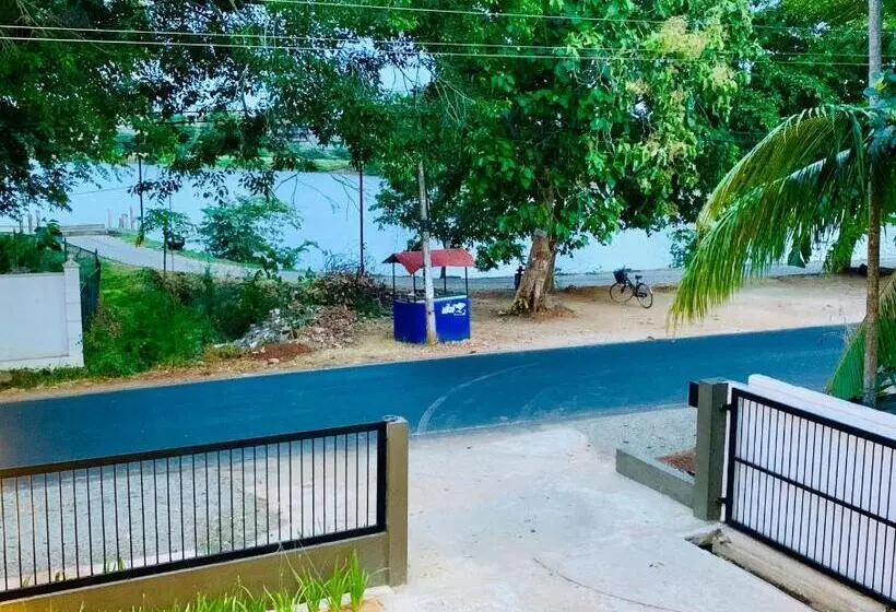 ホテル Dl   Anuradhapura