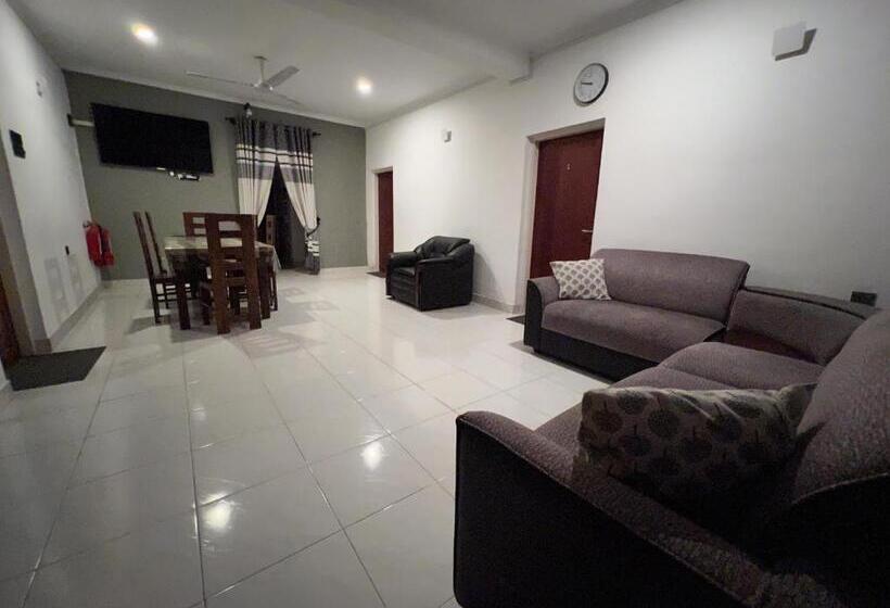 Hotel Dl Anuradhapura