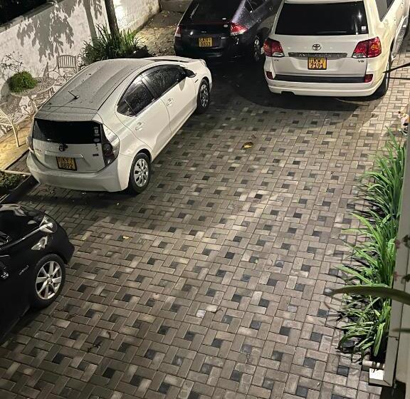 Hotel Dl Anuradhapura