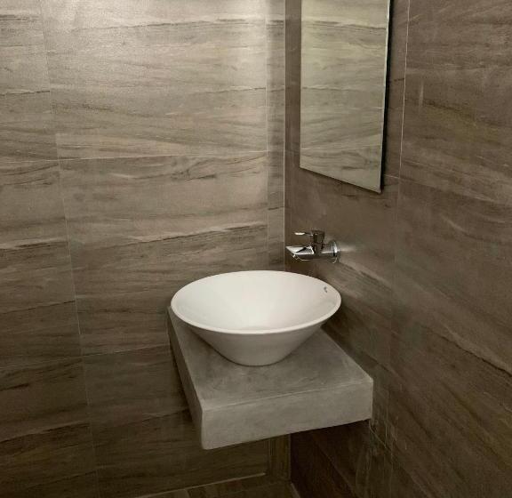 Hotel Dl Anuradhapura