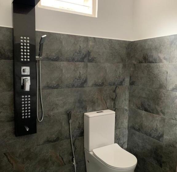 Hotel Dl Anuradhapura