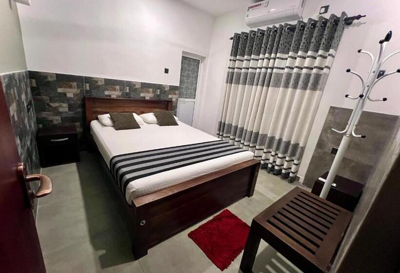 Hotel Dl Anuradhapura