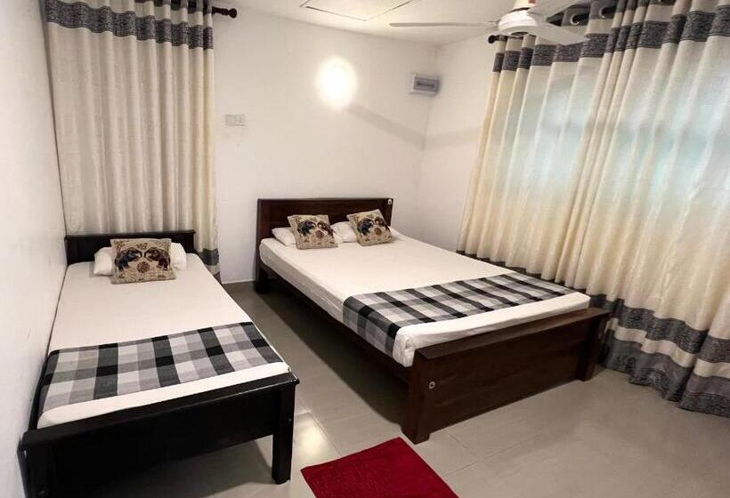 Hotel Dl Anuradhapura