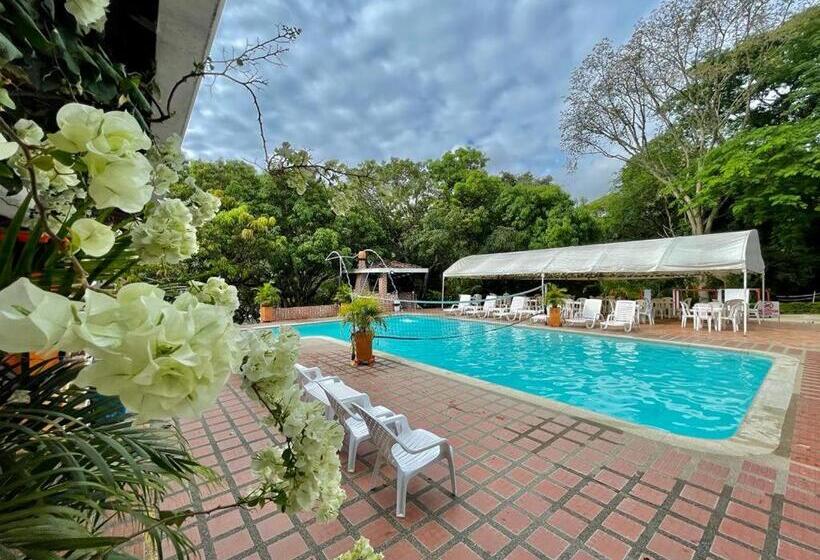 בית מלון כפרי Familia Casa Blanca