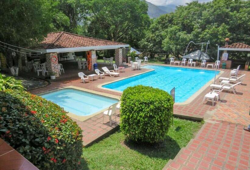 בית מלון כפרי Familia Casa Blanca