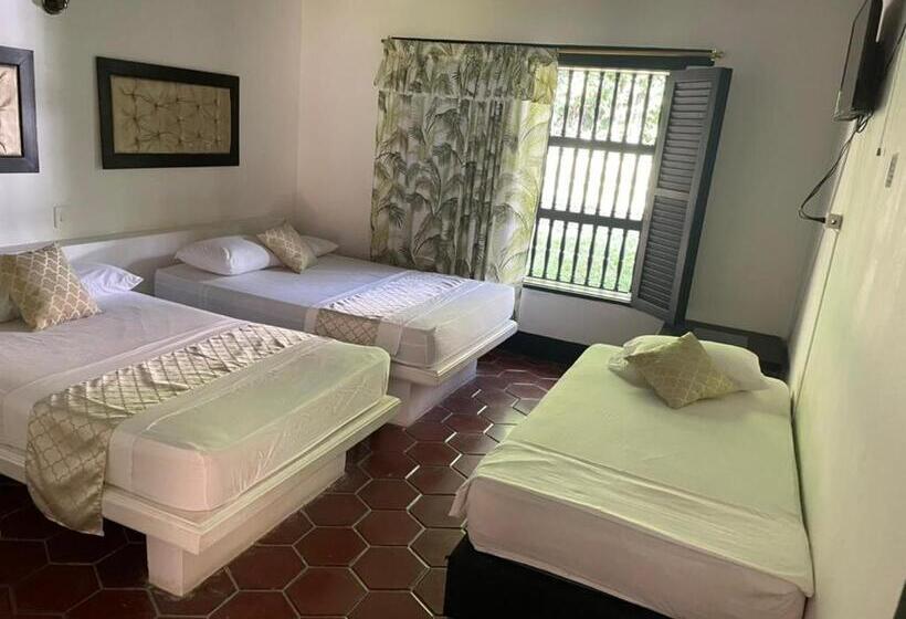 בית מלון כפרי Familia Casa Blanca