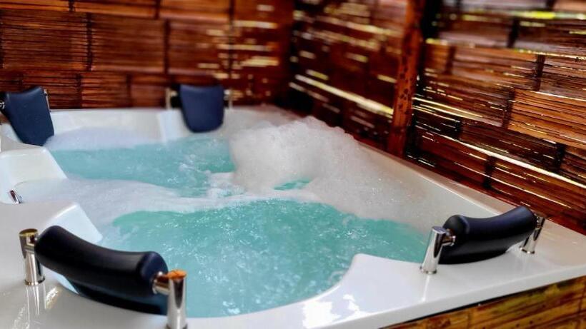 בית מלון כפרי Familia Casa Blanca