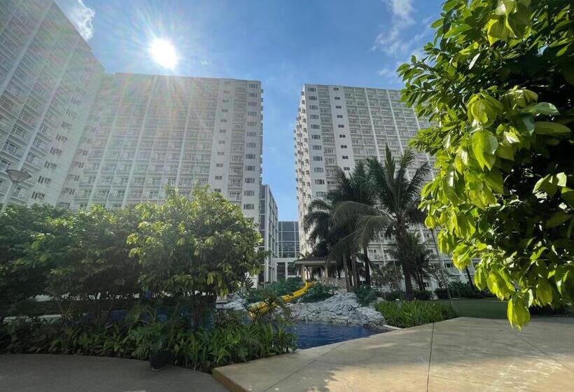 בית מלון כפרי Homefort At Shore 2 Residences