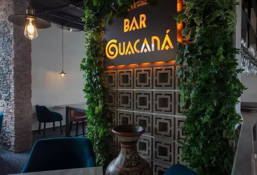ホテル Kualamaná Cafam Melgar