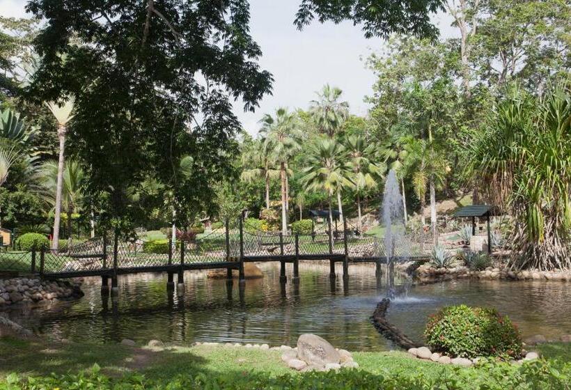 هتل Kualamaná Cafam Melgar