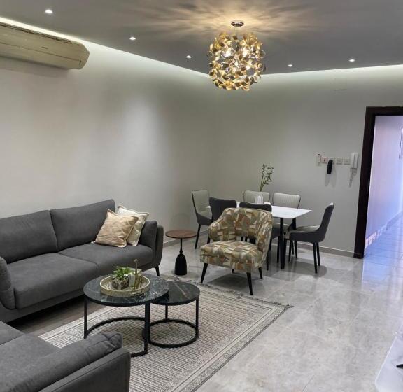 Hotel شقة ثلاث غرف وصالة دور ارضي مدخل خاص وباركنج سيارة