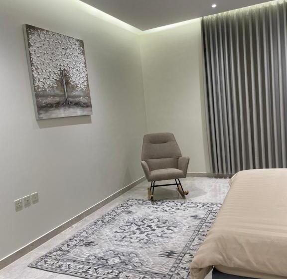 Hotel شقة ثلاث غرف وصالة دور ارضي مدخل خاص وباركنج سيارة