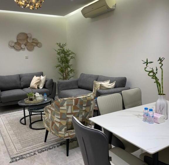 Hotel شقة ثلاث غرف وصالة دور ارضي مدخل خاص وباركنج سيارة