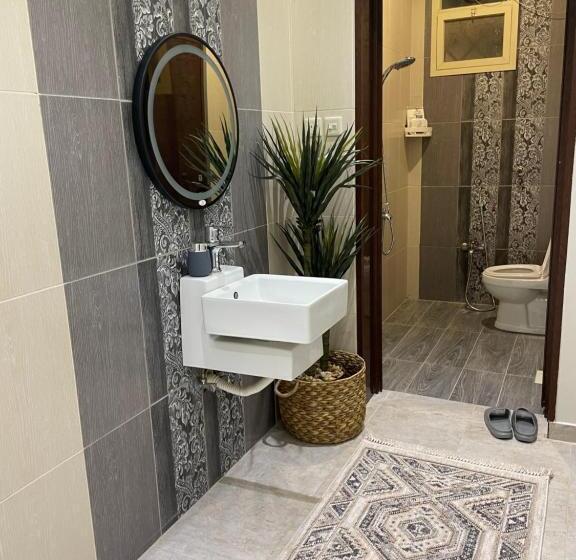 هتل شقة ثلاث غرف وصالة دور ارضي مدخل خاص وباركنج سيارة