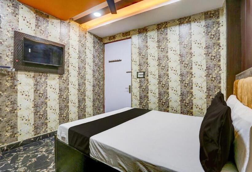 호텔 Oyo Flagship Shri Govindam Palace