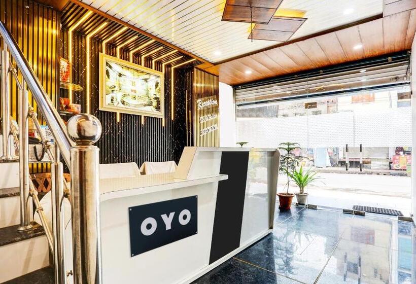 호텔 Oyo Flagship Shri Govindam Palace