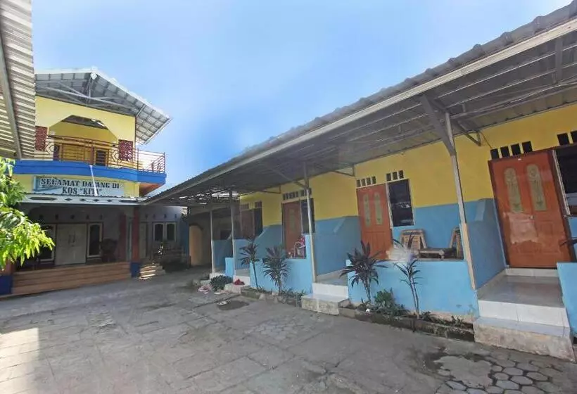 Hotelli Oyo Life 92960 Rumah Kos Kita