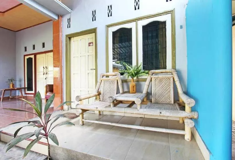 Hotelli Oyo Life 92960 Rumah Kos Kita
