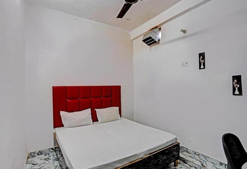 בית מלון כפרי Oyo Moon Murad Ganj