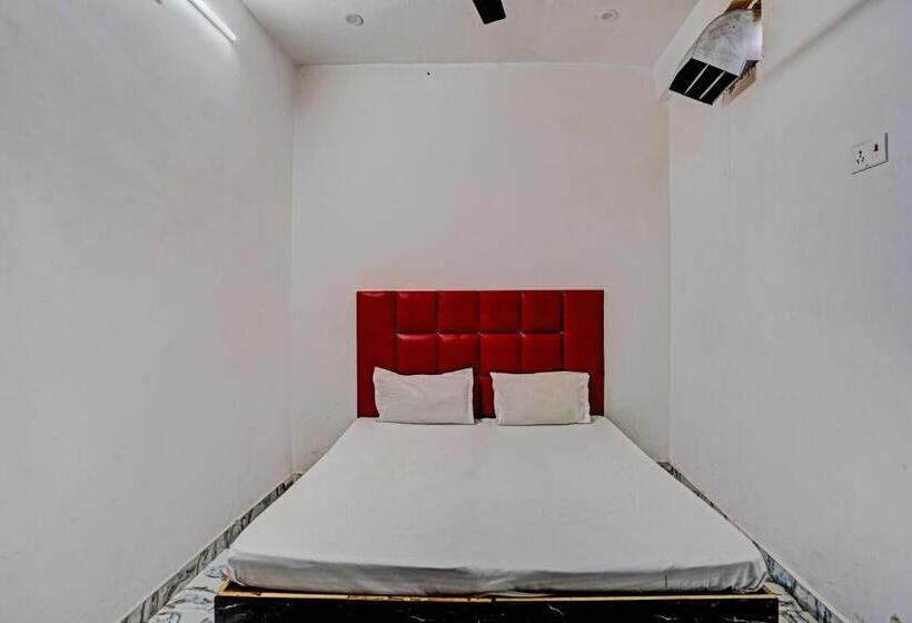 בית מלון כפרי Oyo Moon Murad Ganj