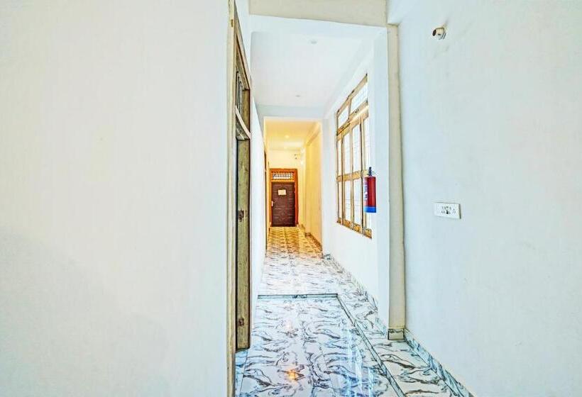 בית מלון כפרי Oyo Moon Murad Ganj