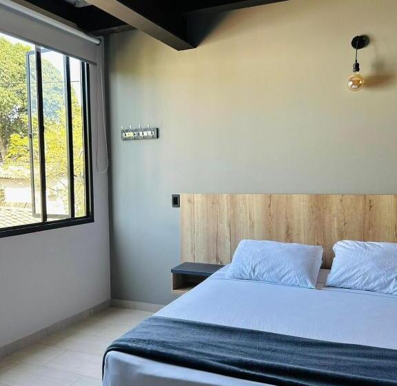 בית מלון כפרי Seven