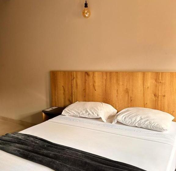 בית מלון כפרי Seven