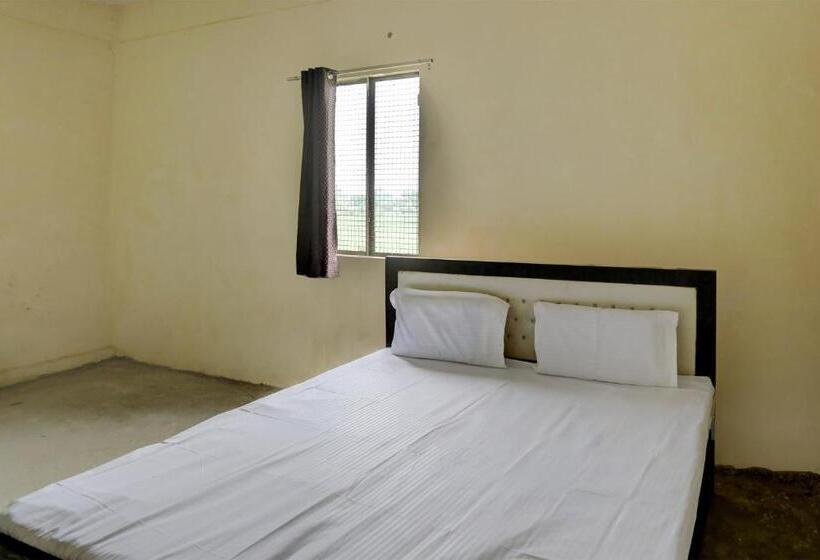 בית מלון כפרי Spot On New Marriage Hall