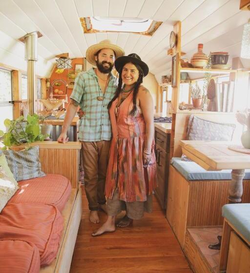 Hotel Super Tramp Converted School Bus